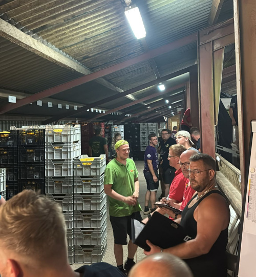 DE MANEGE VERANDERT IN DAHLIA-DISTRIBUTIECENTRUM!